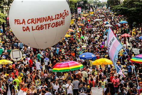 adidas é atacada por defender a comunidade lgbt